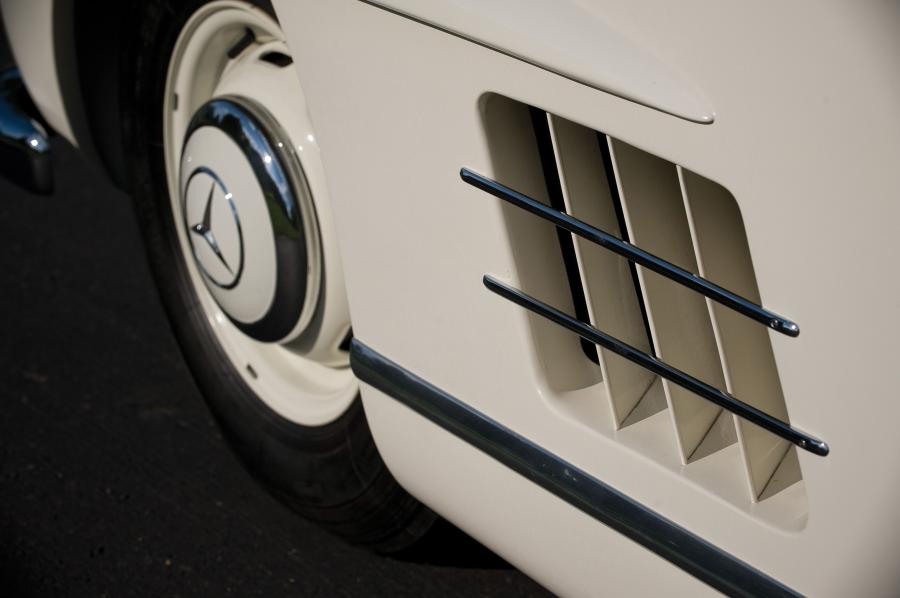  Mercedes-Benz 300 SL Coupe 1956 года  (фото 5 из 24)